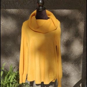 Tahari light weight sweater